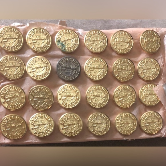 Source Unknown Other - Syracuse Police Superior Quality Button Lot Of 24